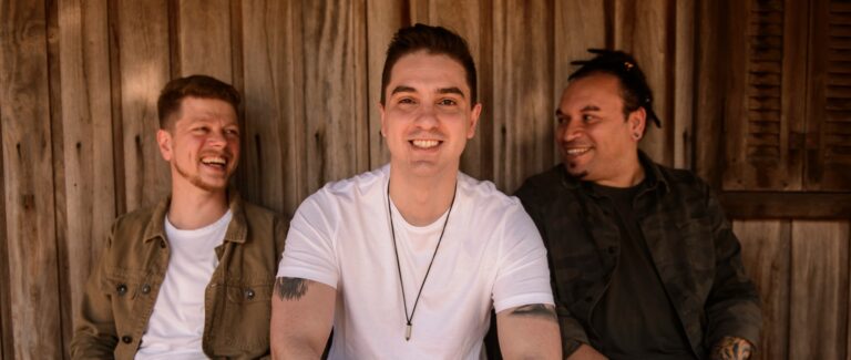 Banda Zangaia tem referências no reggae, rock e outros elementos