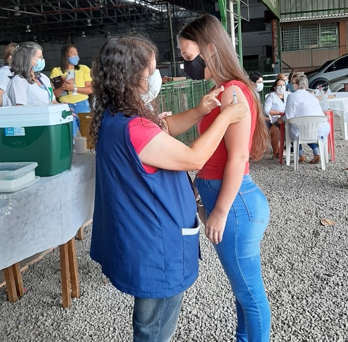Intervalo para dose reforço contra Covid agora é de quatro meses
