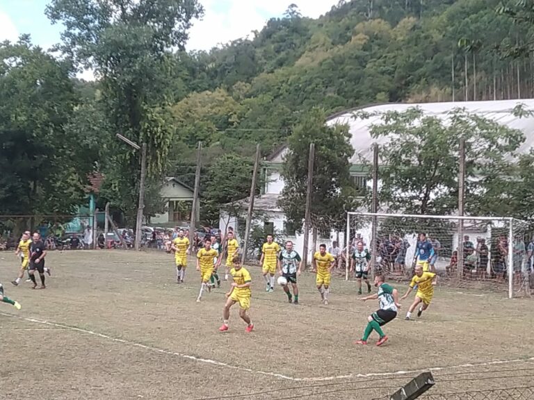 Deodoro aplica goleada e está na final da A Liga