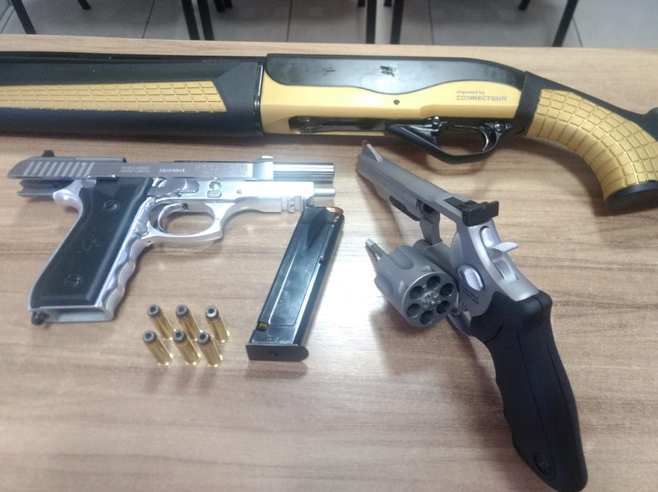 PM apreende armas de grosso calibre em Santo Antônio da Platina