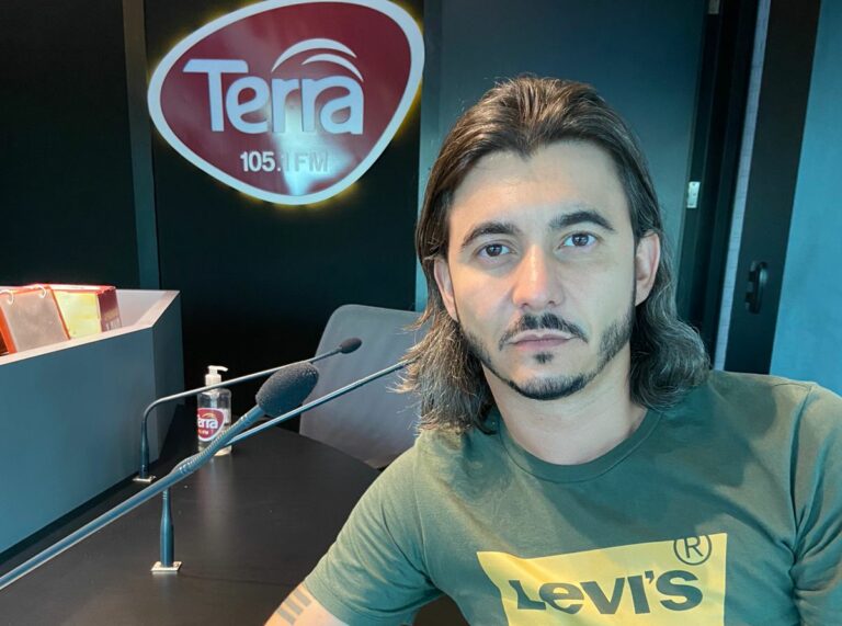 Daniel Lucas segue a carreira dos pais e conquista cargo nacional na Wella
