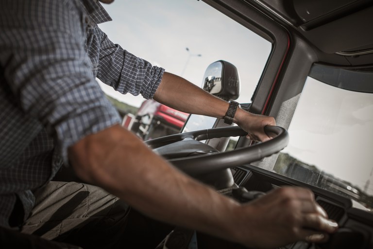 Criação do MEI-Caminhoneiro e formalização de transportadores autônomos