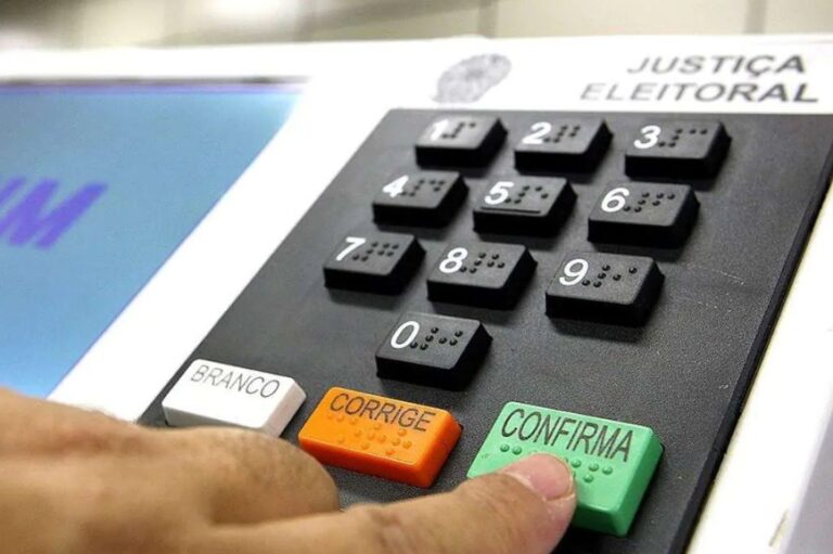 Começa distribuição das urnas eletrônicas em Venâncio, Mato Leitão e Boqueirão