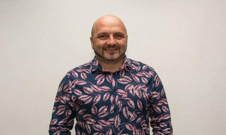 Conheça a história do músico Paulinho do Vale, que está há mais de duas décadas nos palcos regionais