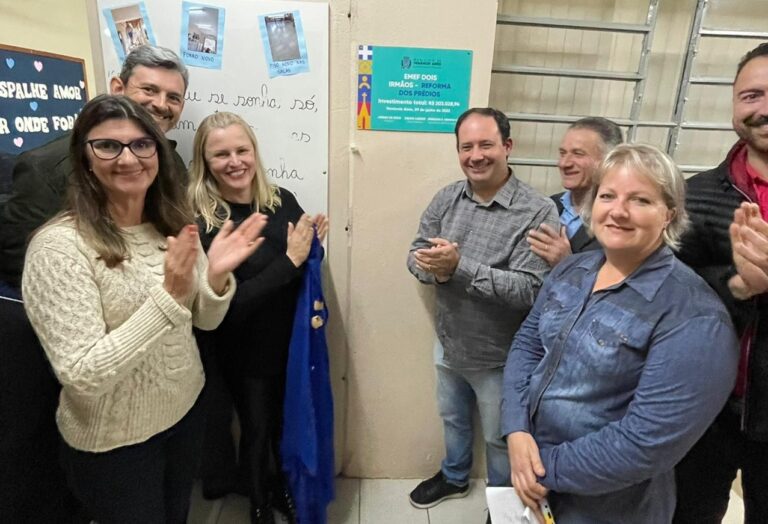Comunidade escolar Dois Irmãos inaugura melhorias na escola do bairro Aviação