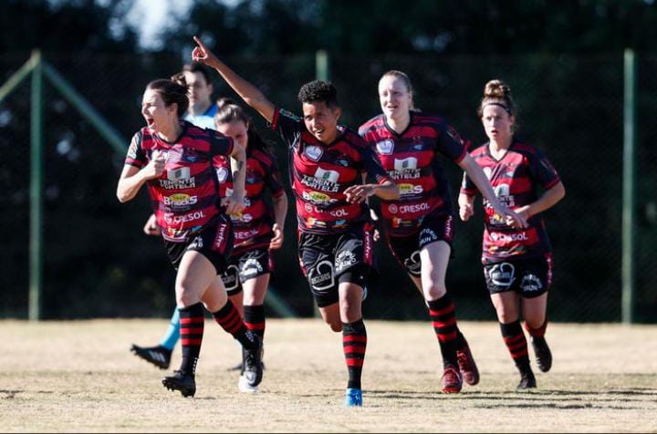 Jovem de Venâncio Aires disputa o Brasileirão Feminino A3 com equipe de São Pedro