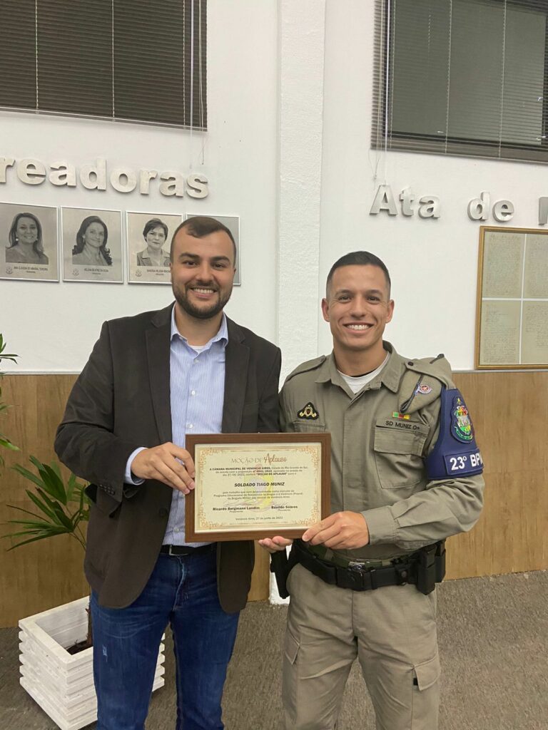 Soldado instrutor do Proerd é homenageado no Legislativo de Venâncio Aires; ouça boletim