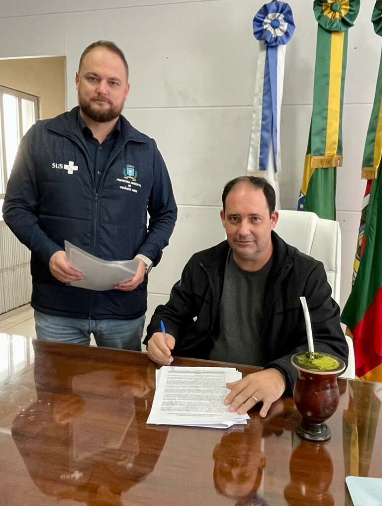 Contratos para iniciar reformas da Farmácia Municipal e do Posto de Saúde de Vila Arlindo foram assinados