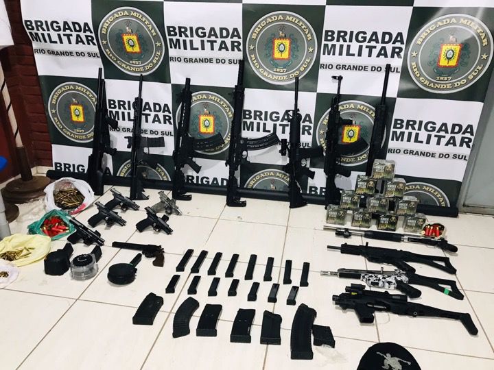 Brigada Militar de Venâncio Aires apreende 18 armas e munições na Santa Tecla