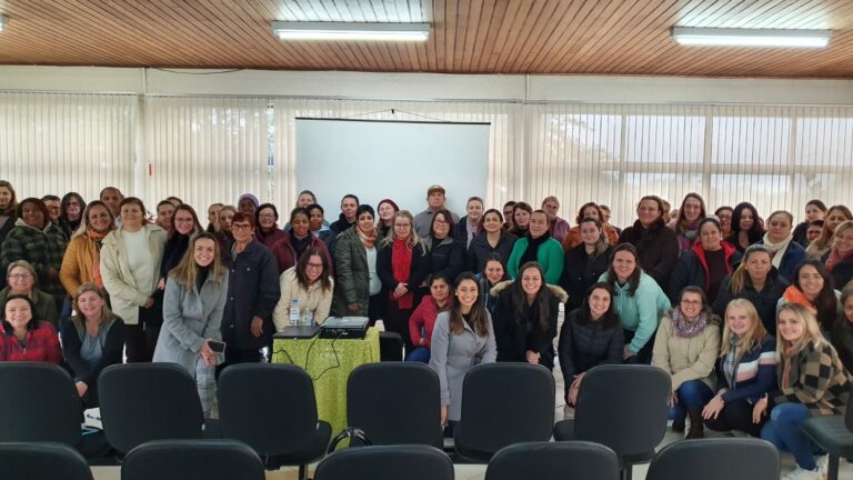 Agentes escolares participam de curso boas práticas culinárias