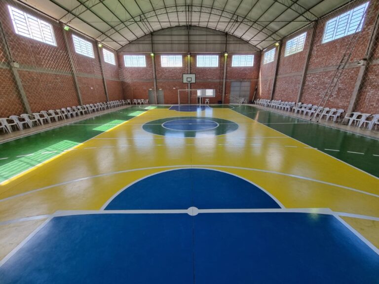 Melhorias no ginásio da Escola Otto Brands são inauguradas