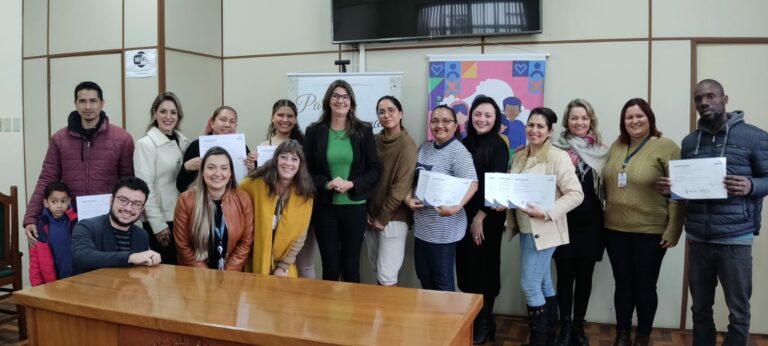 Curso de Português para Estrangeiros forma a primeira turma, em Venâncio