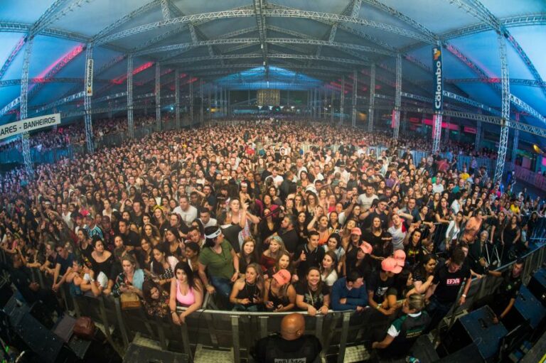 Shows nacionais e cervejaria oficial da 37ª Oktoberfest serão apresentados hoje à noite
