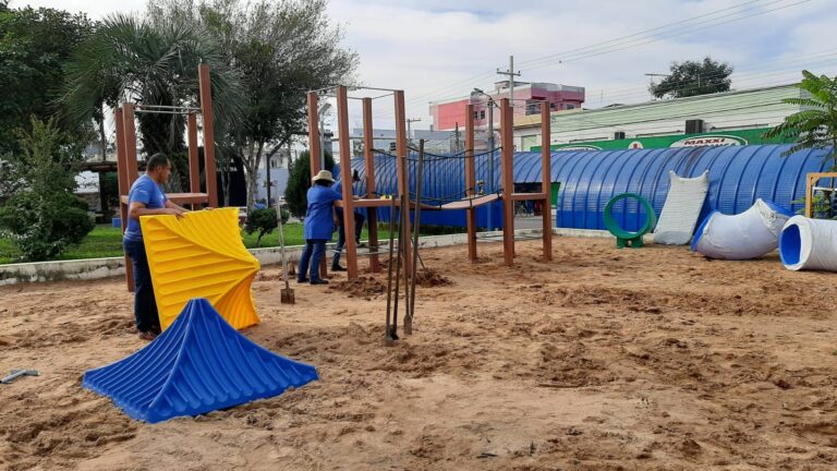 Pracinhas do Centro recebem novos brinquedos a partir desta quarta