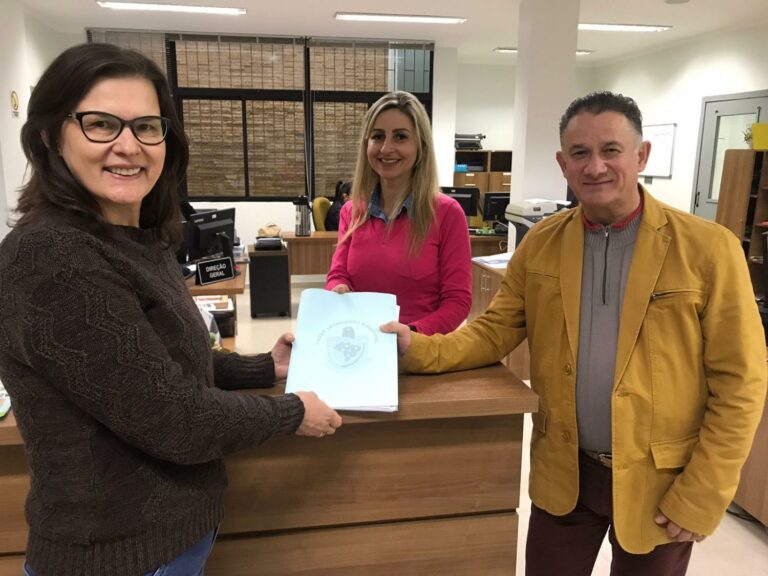 Projetos de estudantes do Direito da Unisc são protocolados na Câmara de Vereadores de Venâncio Aires