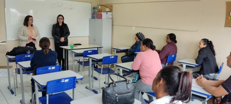 Cursos gratuitos são oferecidos para inscritos no CadÚnico