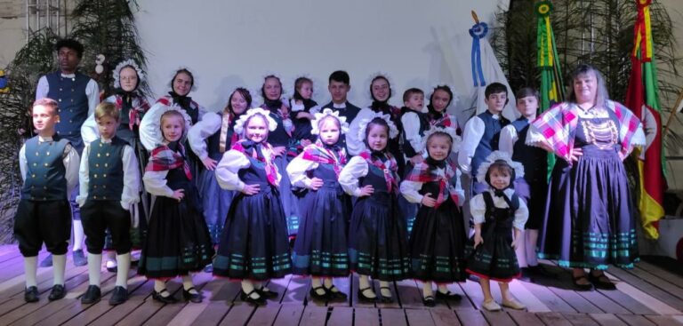Festival de danças alemãs infantis do grupo Grüner Jäger Volkstanzgruppe será domingo, em Venâncio