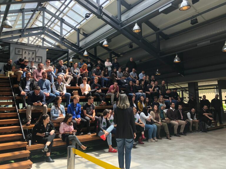 Participantes do 1º Hackathon de Venâncio Aires realizam visita ao Instituto Caldeira em Porto Alegre