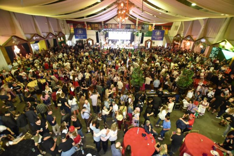 Primeiro fim de semana da 37ª Oktoberfest reuniu 70 mil pessoas