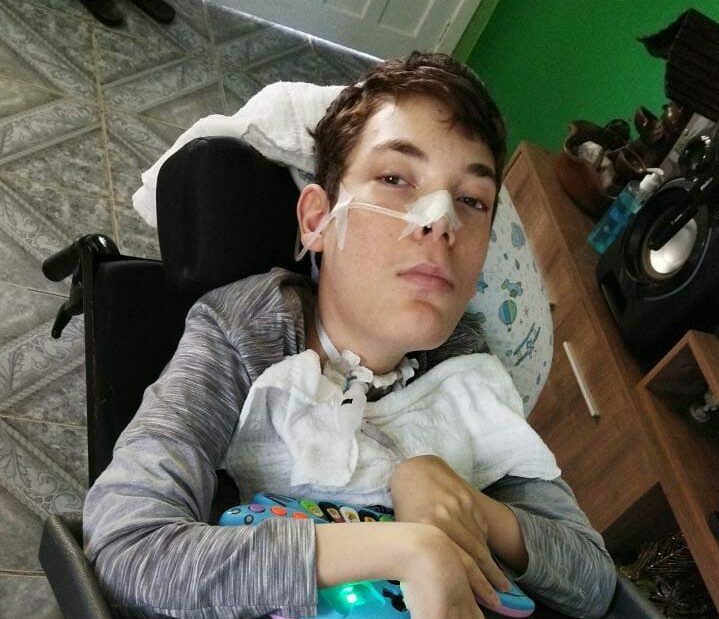 Família lança ação entre amigos para tratamento de Bruno Fritzen