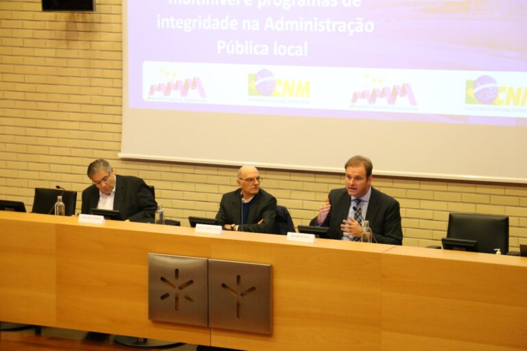 Professor Ricardo Hermany cumpre agendas na Espanha e Portugal