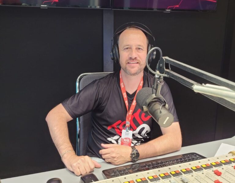 No trabalho, a realização do sonho de ser comunicador; conheça Felipe Rosa