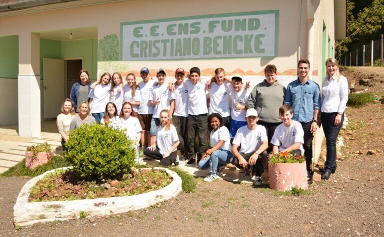 Alunos da escola Cristiano Bencke se formam no projeto Geração do Amanhã Rural nesta quarta-feira