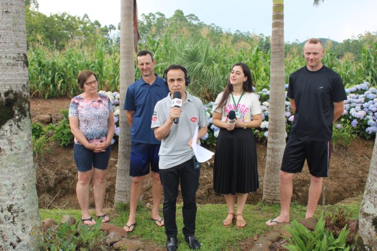Programa ao vivo de Linha Arroio Grande marca o aniversário de 35 anos da Terra FM