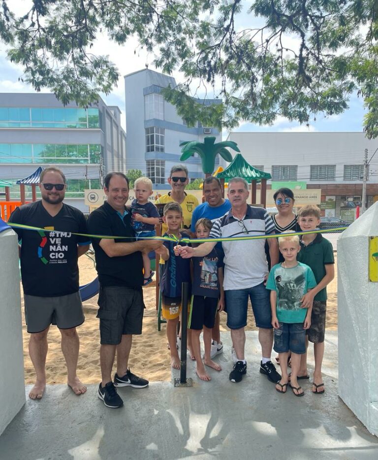 Revitalização do playground da Praça Matriz é entregue para a comunidade