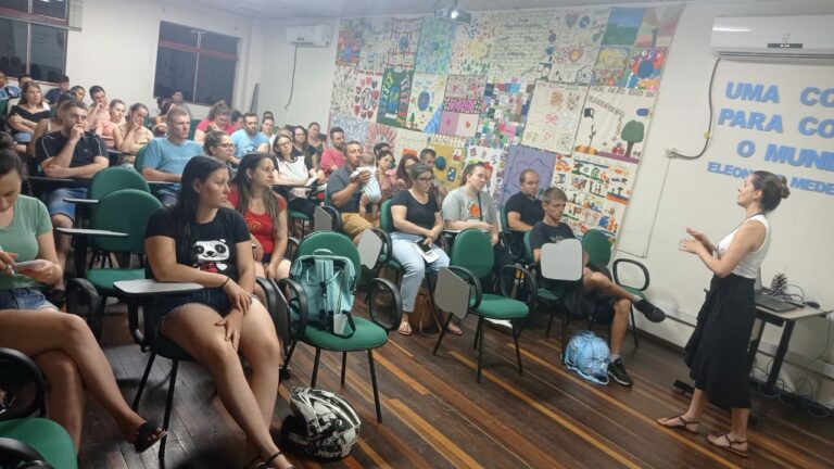 Secretaria de Educação promove encontro sobre aleitamento materno e alimentação saudável