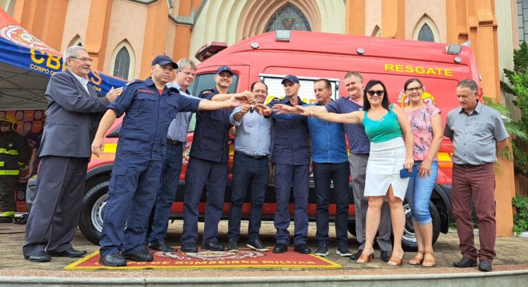 Bombeiros de Venâncio Aires recebe nova ambulância avaliada em R$ 321 mil