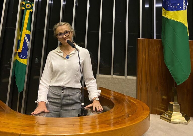 <strong>Marcia Scherer assume como deputada federal e faz encaminhamentos regionais</strong>