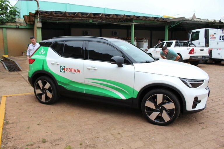 Certaja compra primeiro carro elétrico para renovar frota
