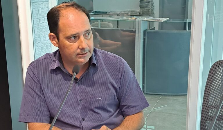 Prefeitura cobra da Corsan fim da coloração amarelada de água em Venâncio