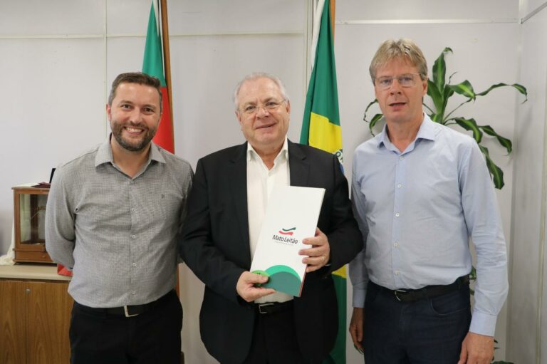 Em busca de fomento ao setor, Prefeito de Mato Leitão visita secretaria Estadual de Turismo