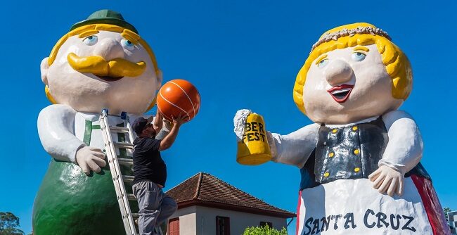 Em Santa Cruz do Sul, boneco Fritz já entrou no clima da Semana do Basquete