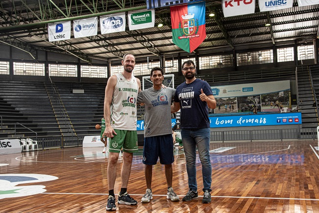 Em pouco mais de duas semanas, Brasil e EUA se enfrentam no basquete em Santa Cruz