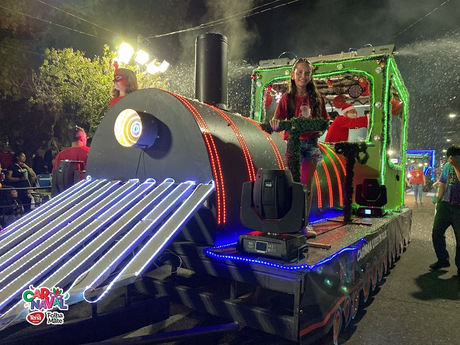 Confira imagens da segunda noite do Carnaval de Rua de Venâncio Aires