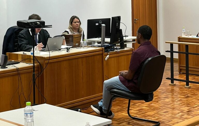 Júri em Venâncio: “Me arrependo bastante”, diz réu em depoimento