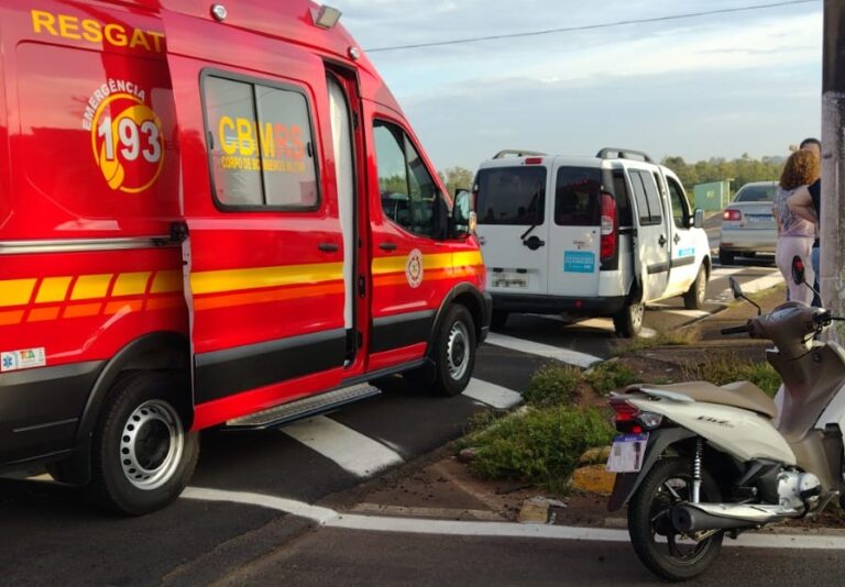 Mulher fica ferida em colisão na RSC-453 em Venâncio Aires