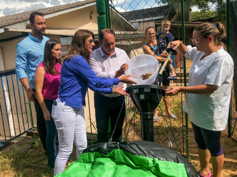Secretaria do Meio Ambiente retoma entrega de biodigestores nas escolas