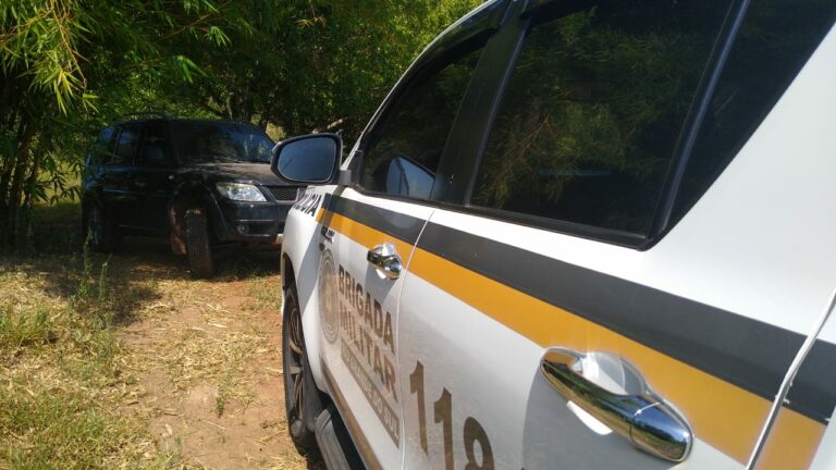 Policias recuperam carro e apreendem armas e munições em Bom Retiro do Sul