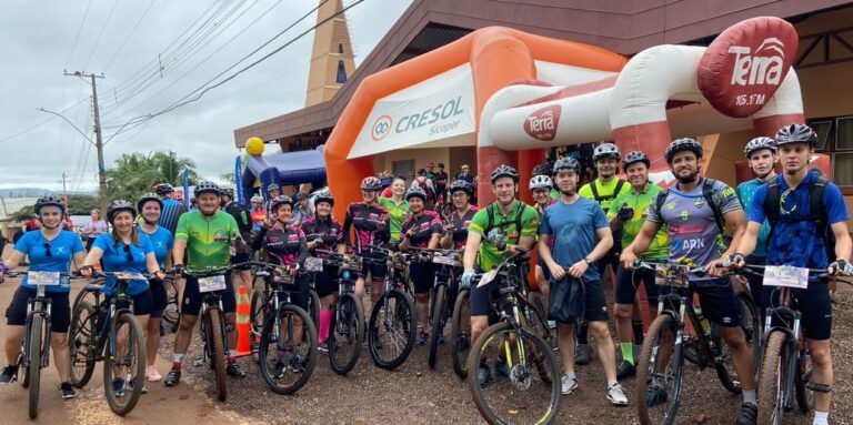 Cerca de 250 ciclistas estiveram reunidos em Vila Palanque