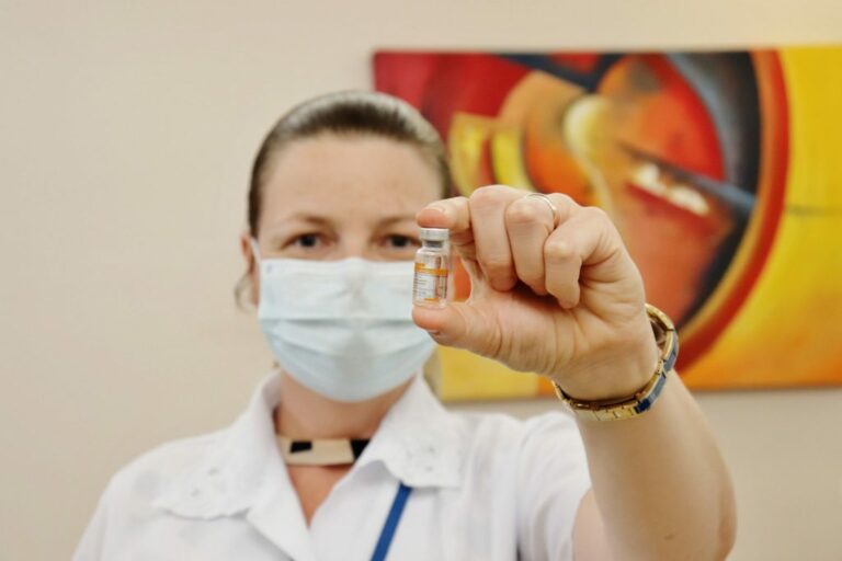 Grupos prioritários podem receber a vacina bivalente, em Venâncio