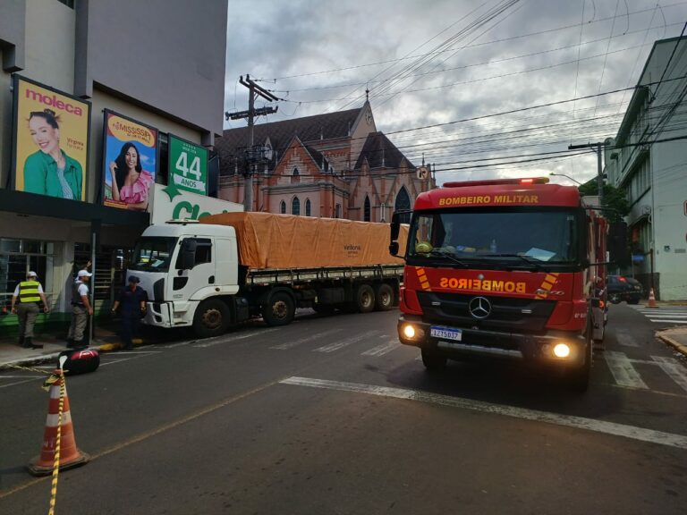 Homem morre em acidente de trânsito no centro de Venâncio