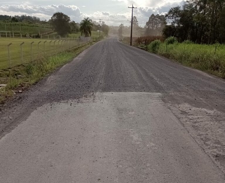 Trânsito bloqueado em Linha Sapé para continuação do asfaltamento