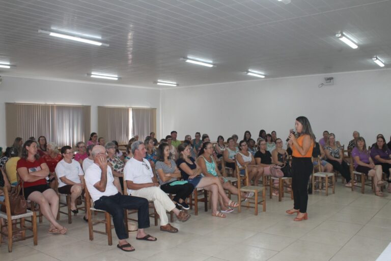 Encontro do STR reúne cerca de 80 mulheres rurais