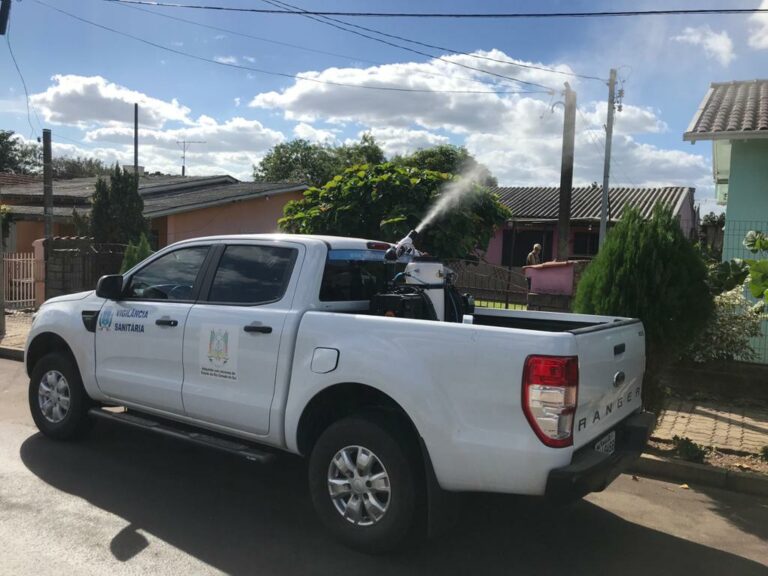 Larvicida biológico é aplicado em quatro bairros nesta sexta-feira