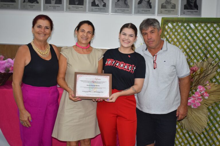 Maria Mattie recebe homenagem da Câmara de Vereadores por colocação em Concurso Nacional de Oratória