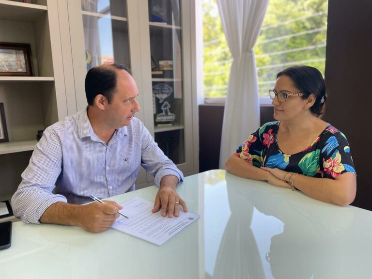 Prefeitura de Venâncio assina contrato para pavimentação em quatro bairros